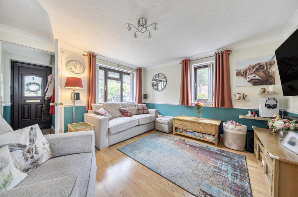 Westcombe Close, Bracknell, Berkshire photo 4