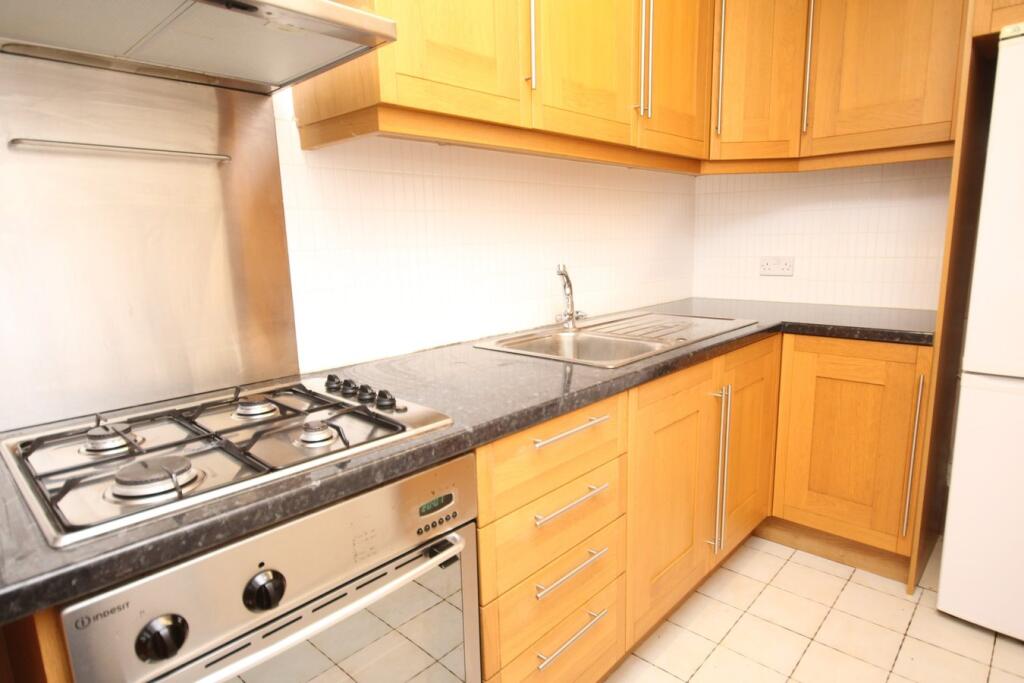 Apartment in Letchworth, Hertfordshire - View 4