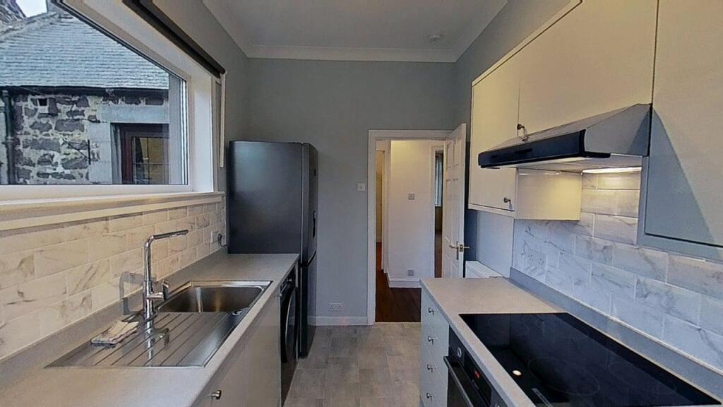 House in Edinburgh, West Lothian - More