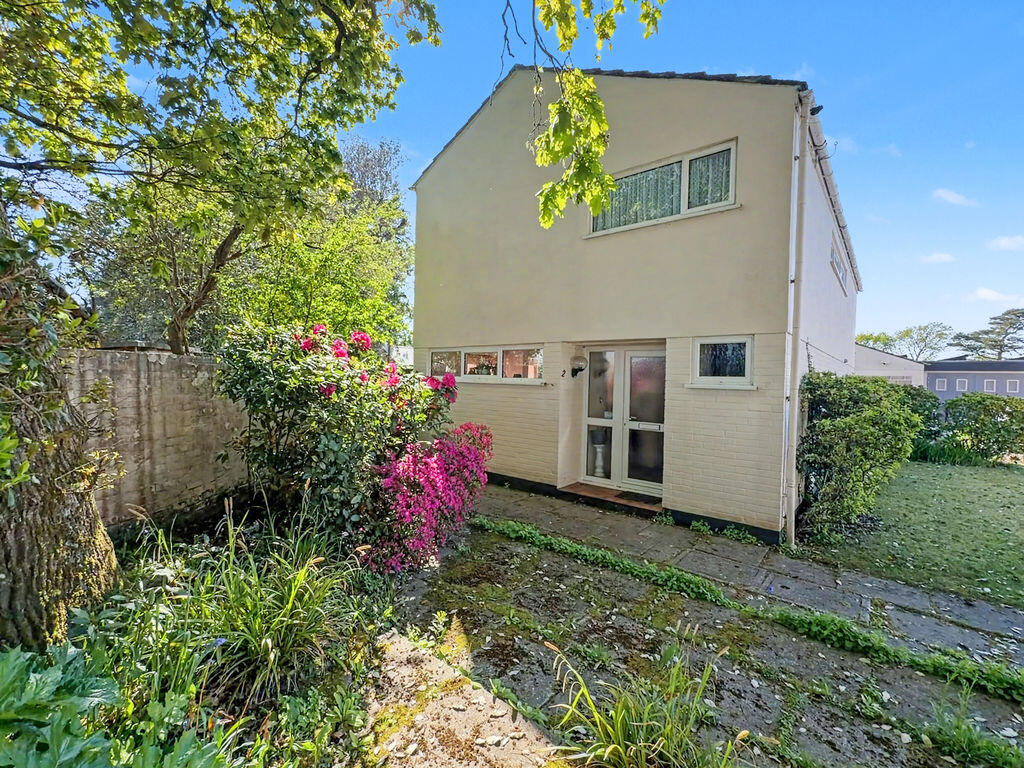 3-bed detached on Friars Cliff - Yards From Avon Beach, £795,000