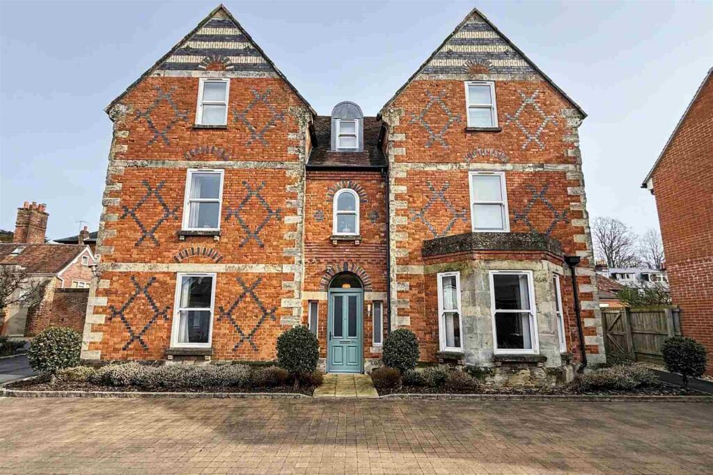 Main image of property: Salisbury City Centre