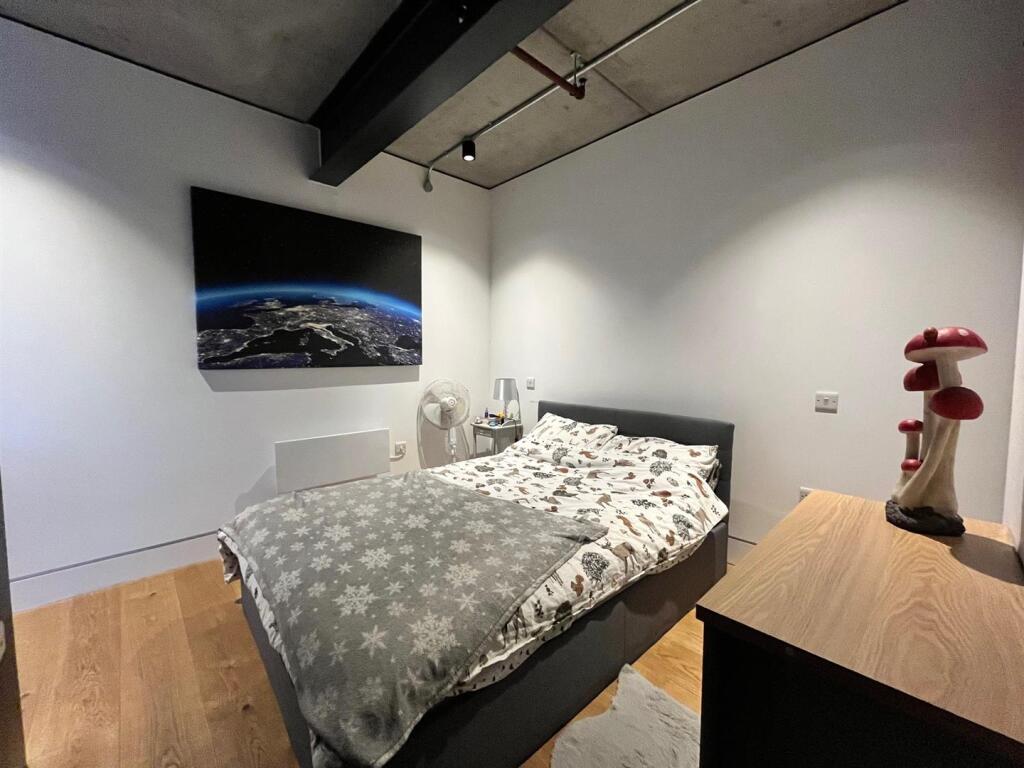 Apartment in Manchester, Piccadilly, City Centre - View 4