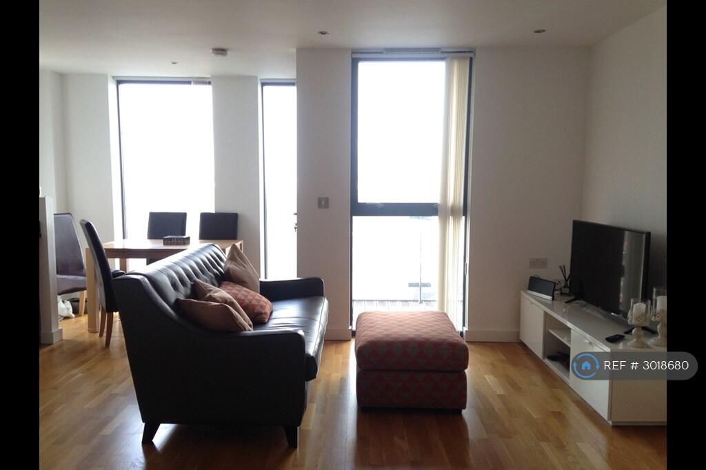 Main image of property: The Quays, Salford Quays, M50