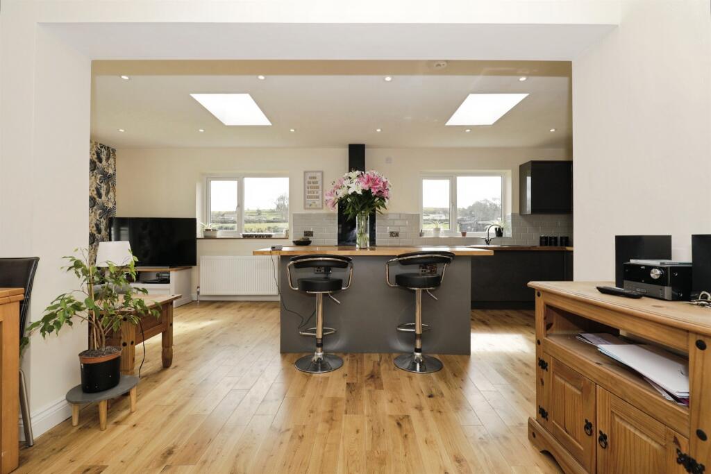 ., Darley, Harrogate photo 4