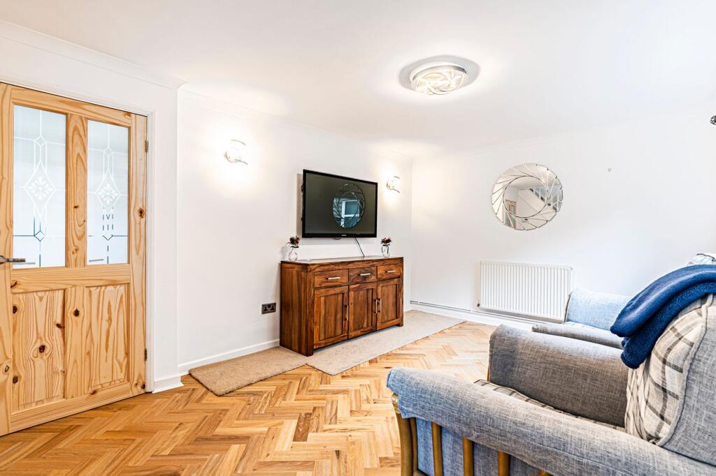 House in Pontypridd, Rhondda Cynon Taf - More