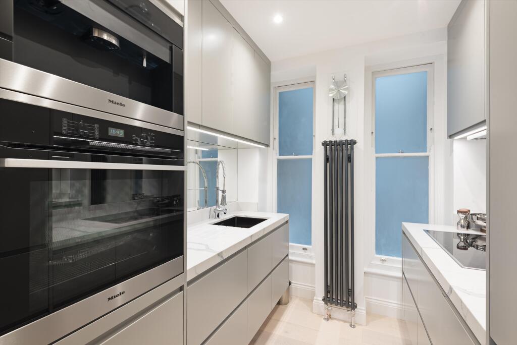 Apartment in London, Kensington - More