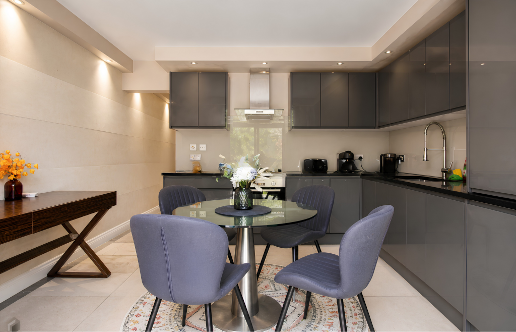 Apartment in London - View 5