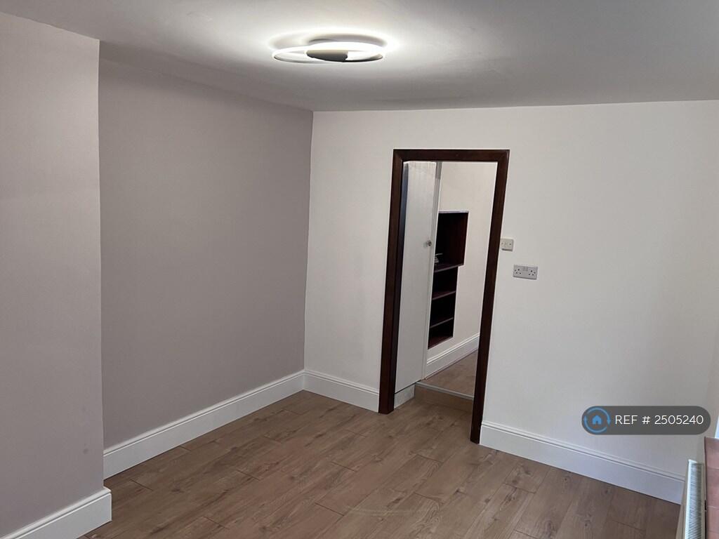 House in London - View 3