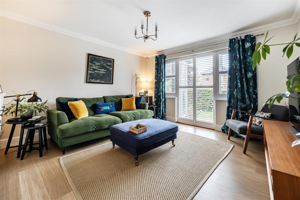 Apartment in Slough - View 2