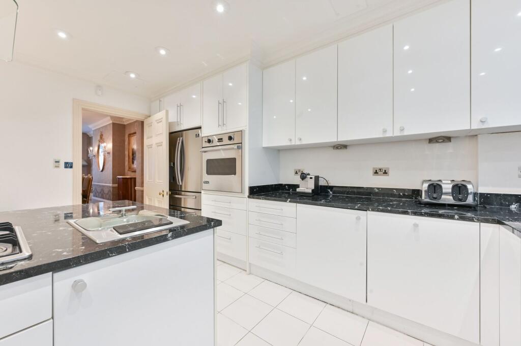 4 bedroom flat for rent