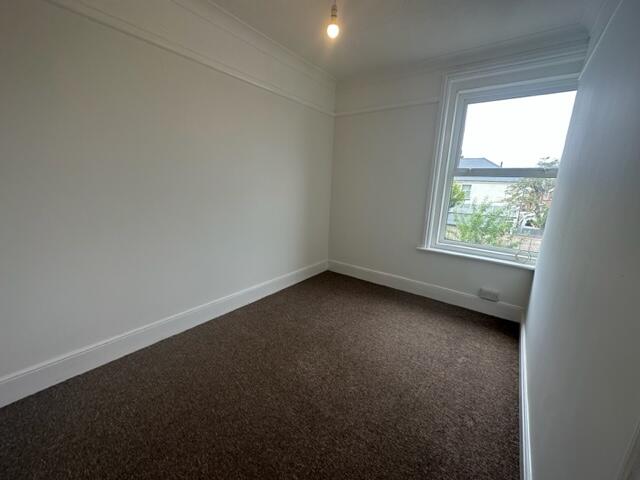 Apartment in Christchurch, Pokesdown, Bournemouth - More