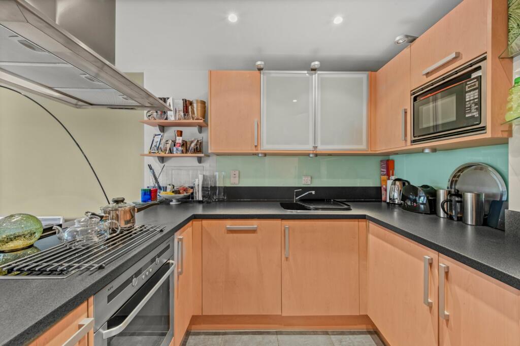 Apartment in London - More