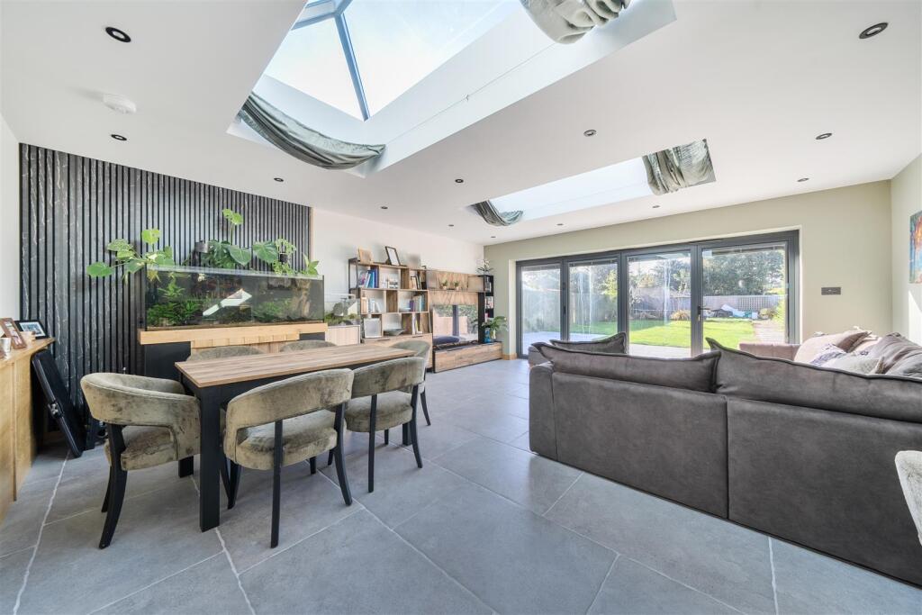 House in Dorchester - View 3