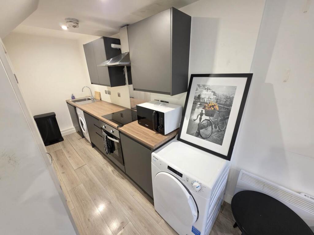 Apartment in Bradford - More