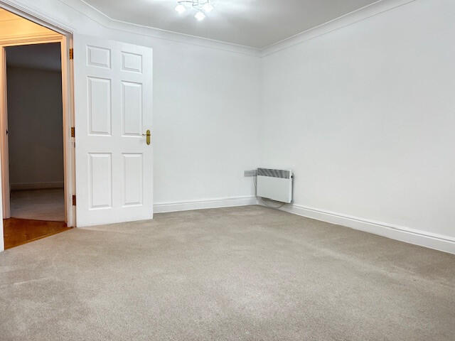 Apartment in Dartford - View 5