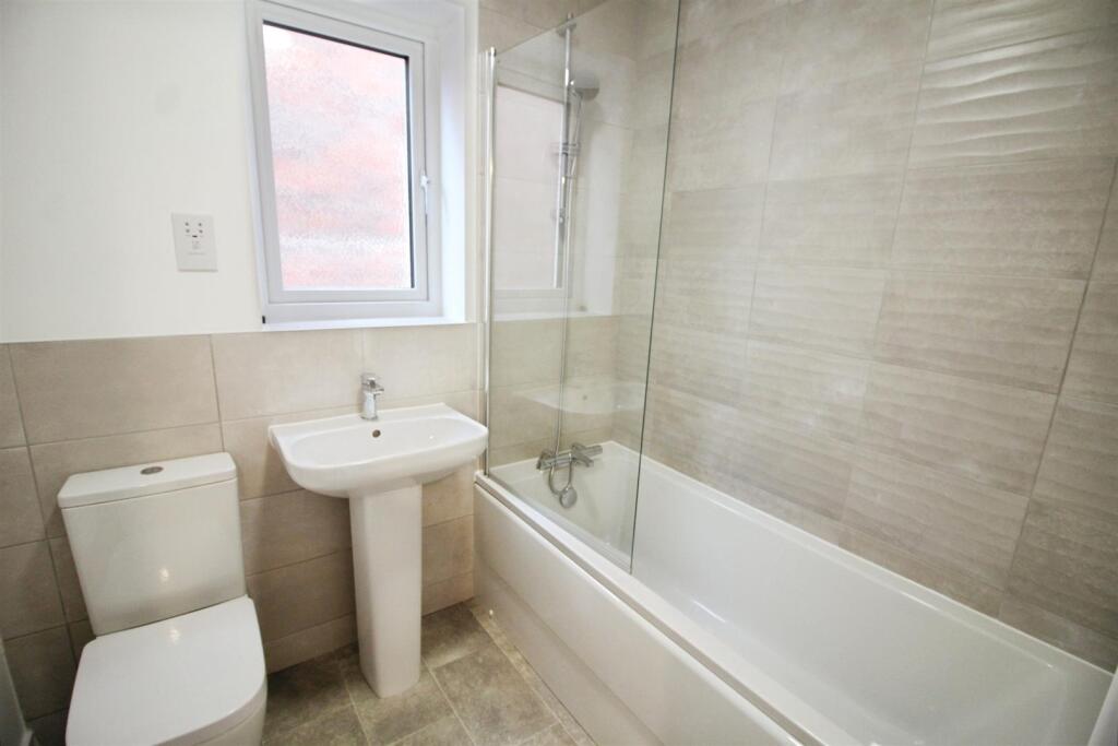 House in Leeds - View 5