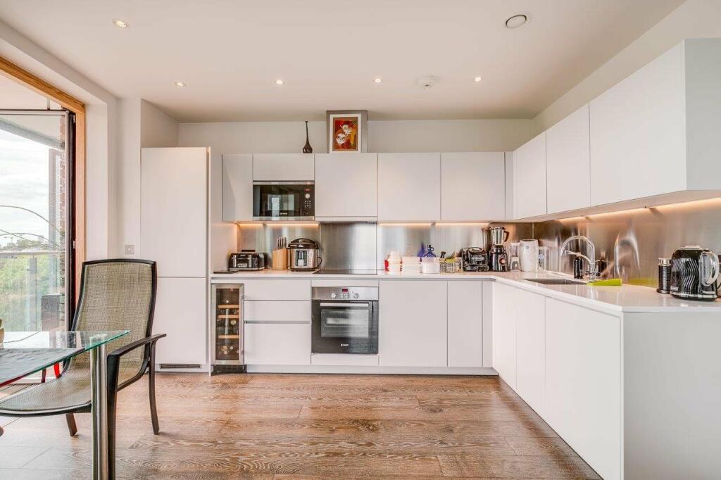 Alderside Apartments, 35 Salusbury Road, Queen's Park, NW6 photo 4