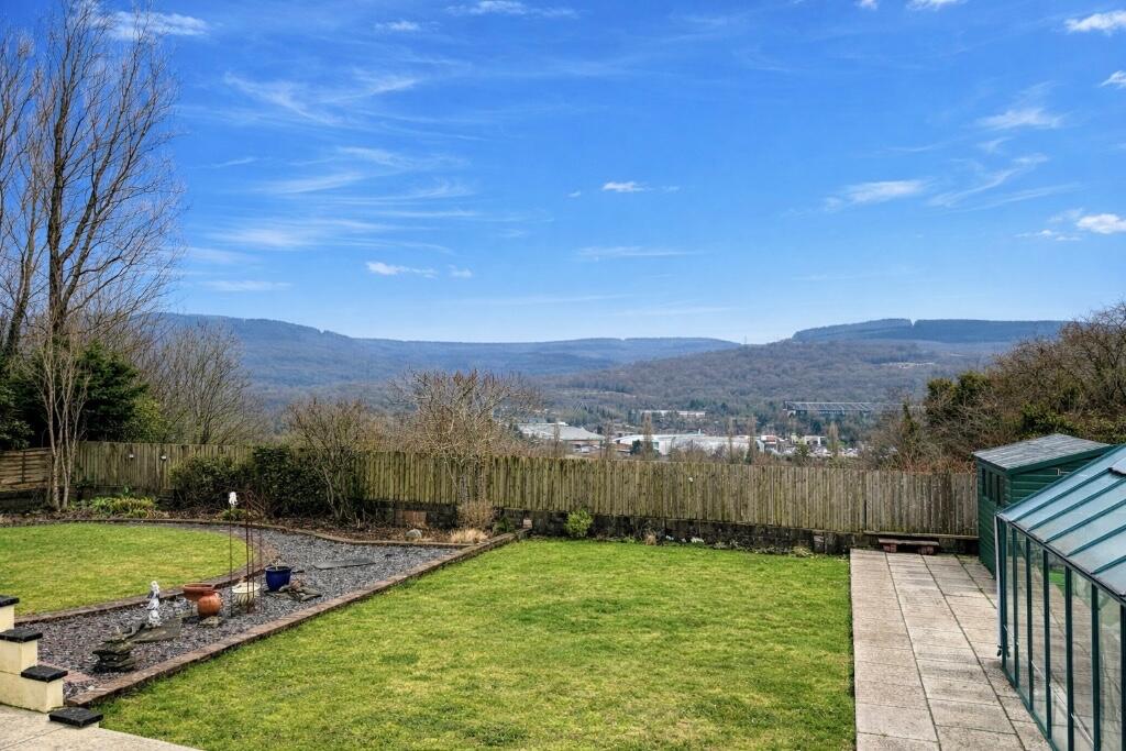 'Fourwinds' Highland Close, Merthyr Tydfil, CF47 photo 3