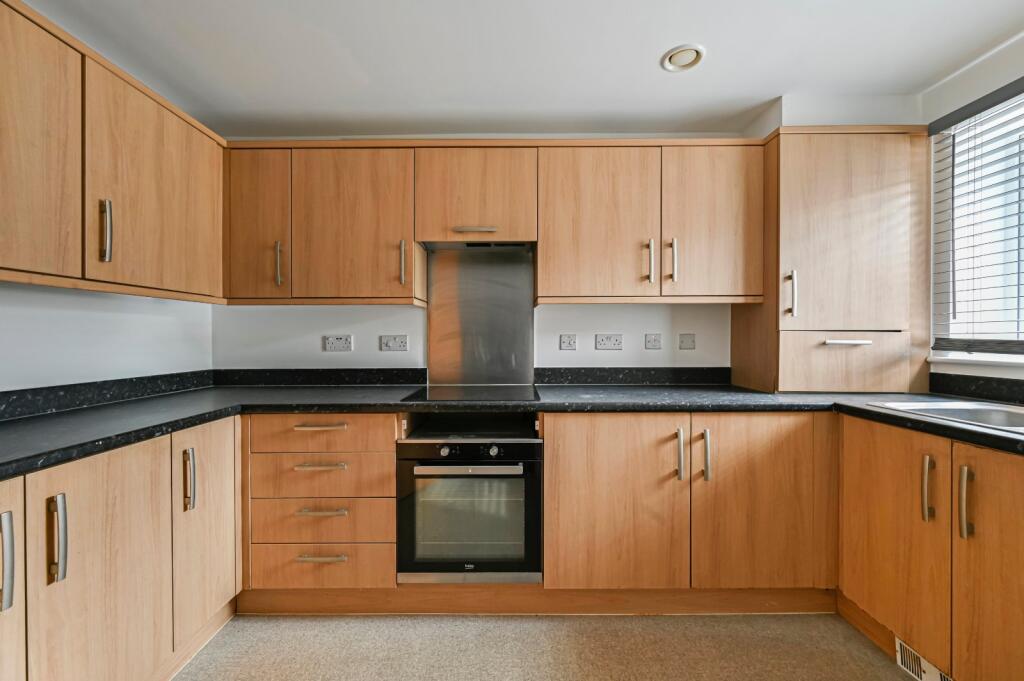 Adams Drive, Willesborough, Ashford, Kent, TN24 photo 3