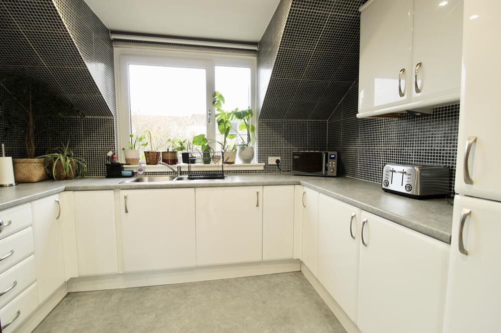 Apartment in Aberdeen, Gilcomston, Rosemount and Mile End - View 4