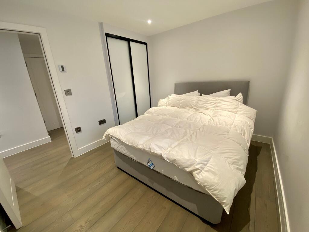Bristol & West House, Post Office Road - Widok 5