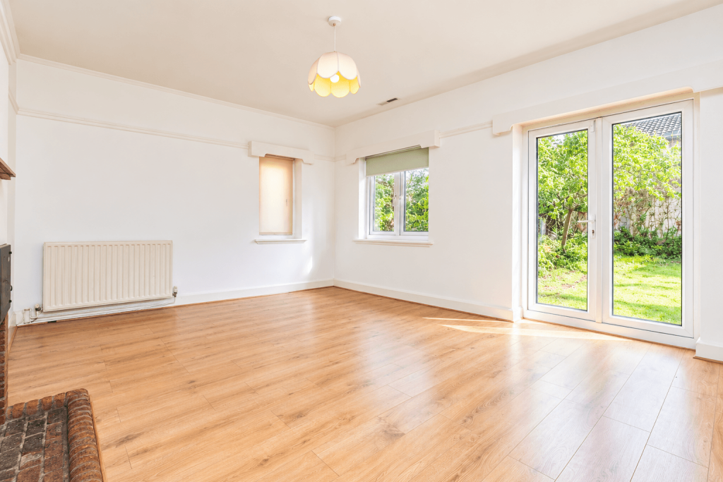 House in Sutton - View 5