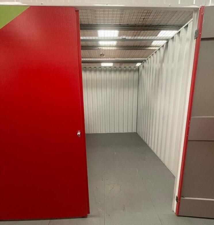 100sqft unit