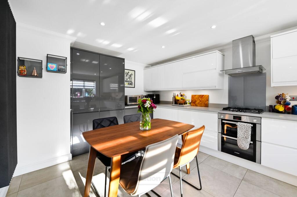 Tiverton Crescent, Kingsmead, MK4 photo 5