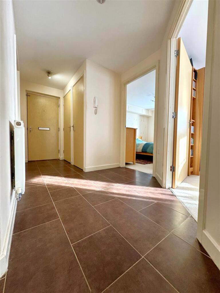 Park Cottage Drive, Titchfield Park photo 3