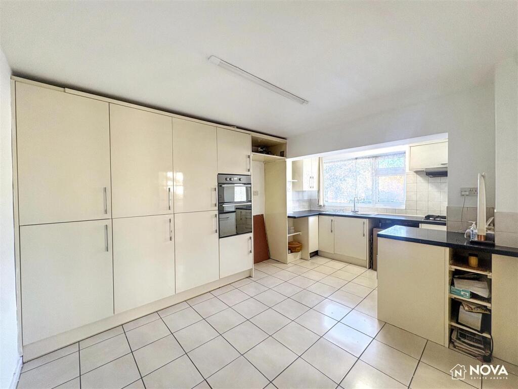 House in Luton - More