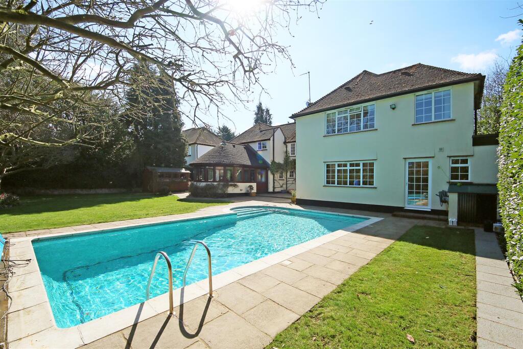 Main image of property: The Avenue, Radlett