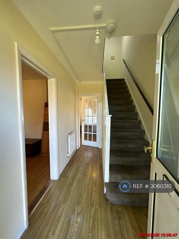 House in Bromley - More