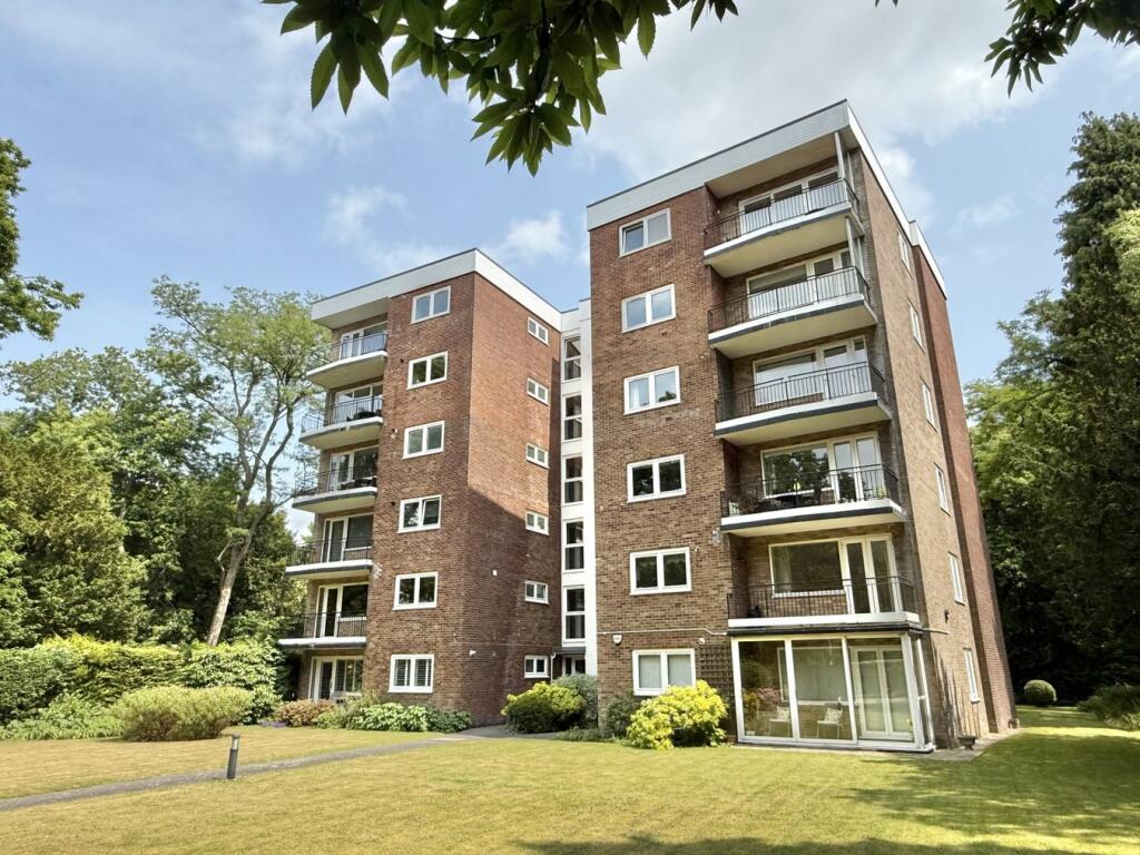 Main image of property: 8 The Avenue, Poole, BH13