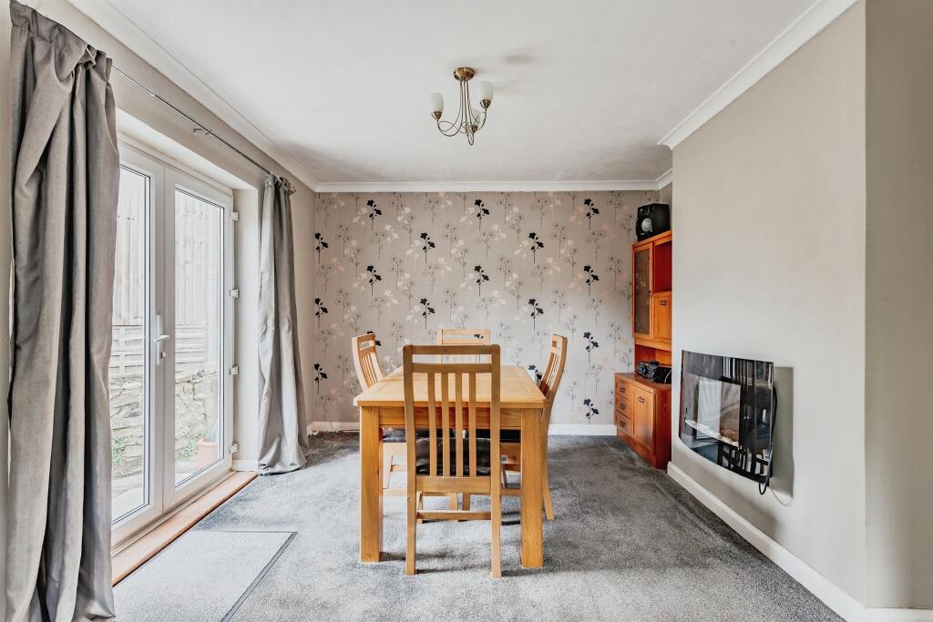 House in Reigate and Banstead, Surrey - More
