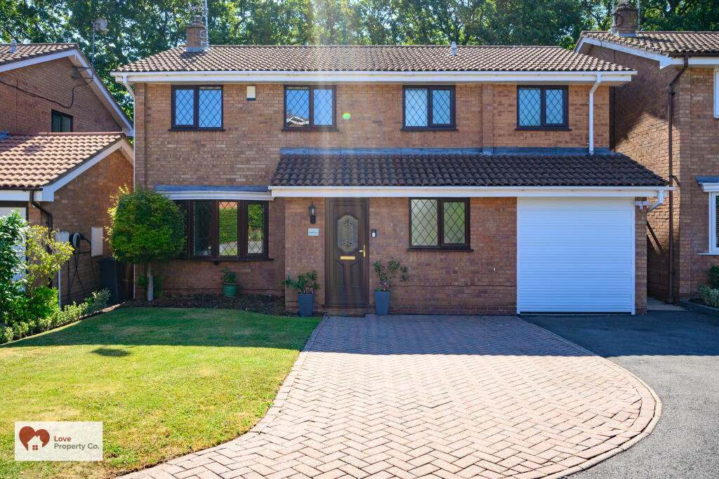 Main image of property: Waldeve Grove, Solihull, B92 9QT