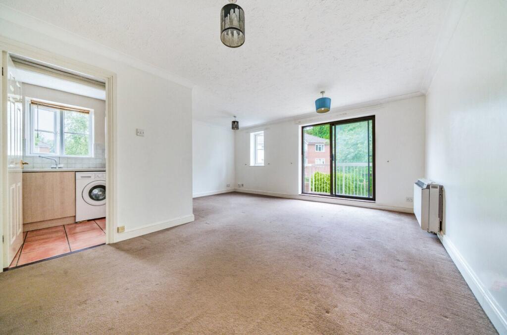 Apartment in East Hampshire, Ashdell, Alton - View 2