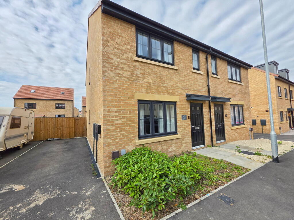 3-bed semi-detached on Bluebell Way, Thurnscoe , S63 0FS, £190,000