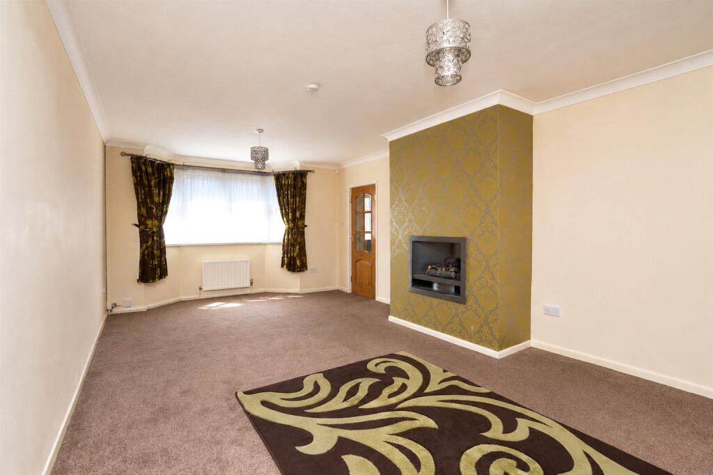 House in Grimsby, Weelsby - More