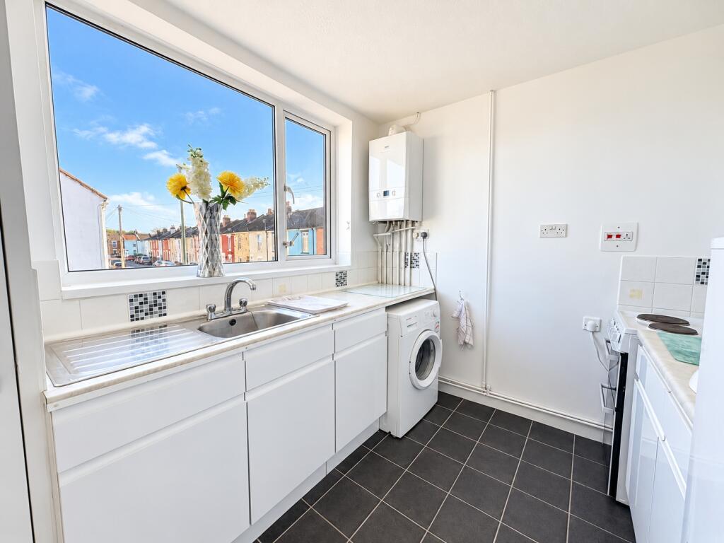 Apartment in Portsmouth - View 4