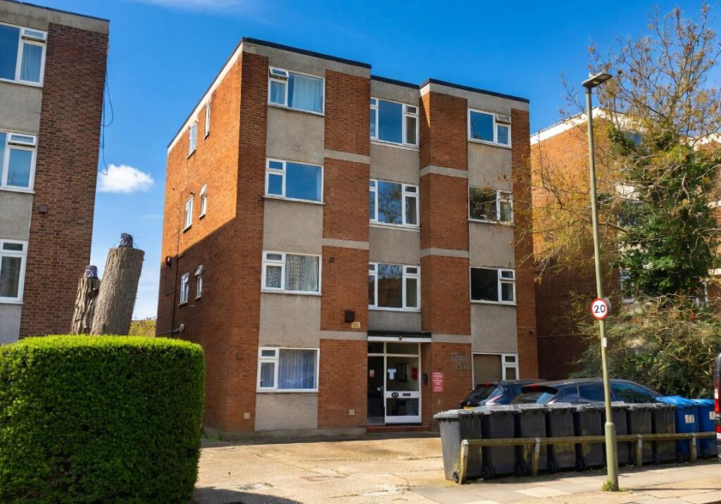 Main image of property: 8 Damon House, 27 Torrington Park, North Finchley, London, N12 9TH