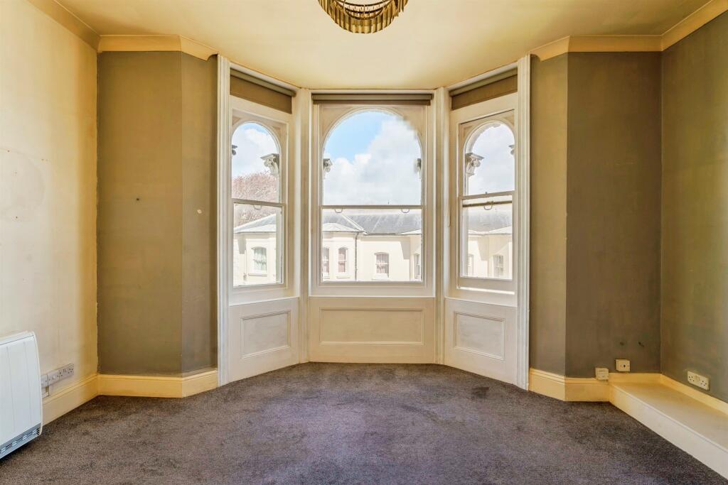 Apartment in Worthing, West Sussex - View 2