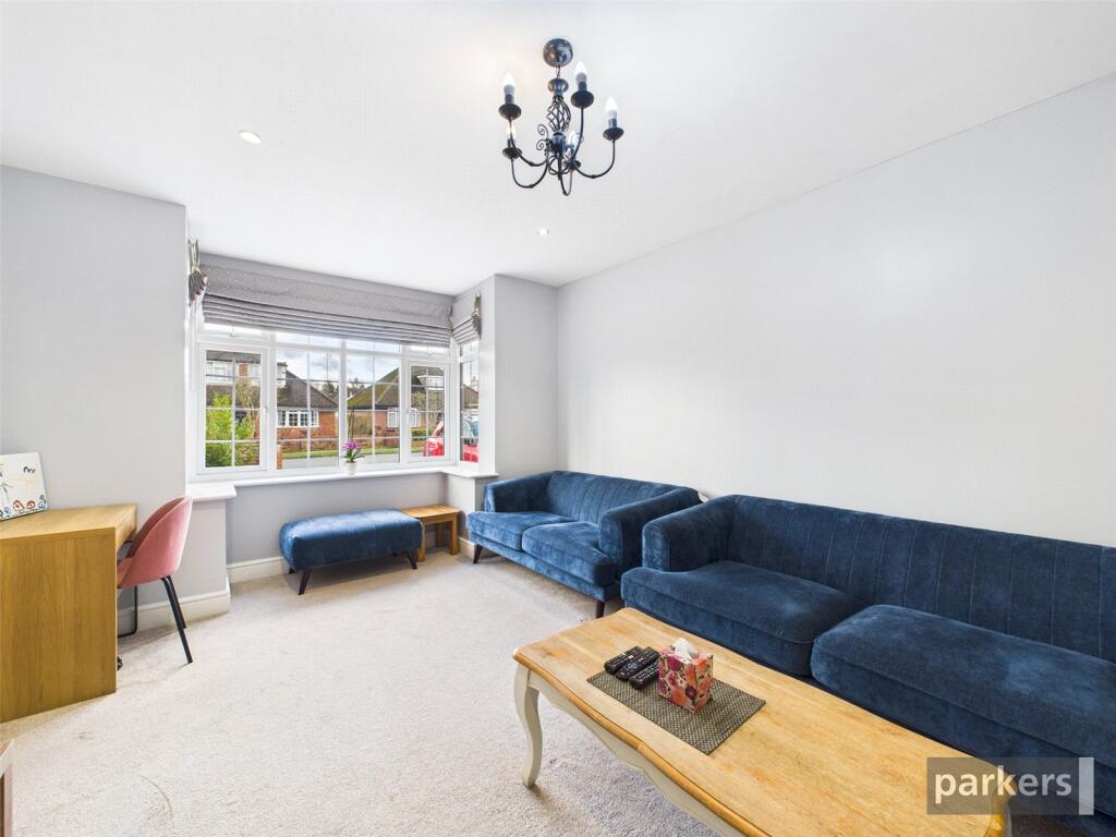 Hilltop Road, Earley, Reading, Berkshire, RG6 photo 4