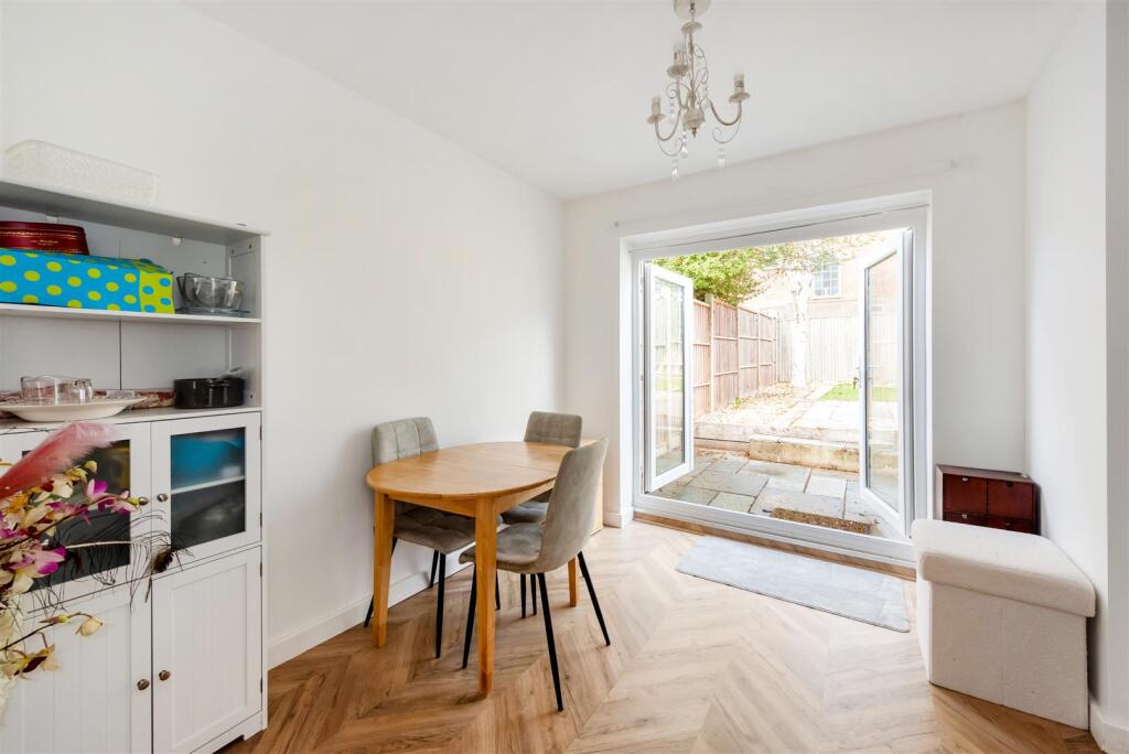 House in Southampton - View 5