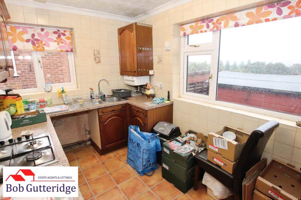 House in Newcastle-under-Lyme, Porthill - More
