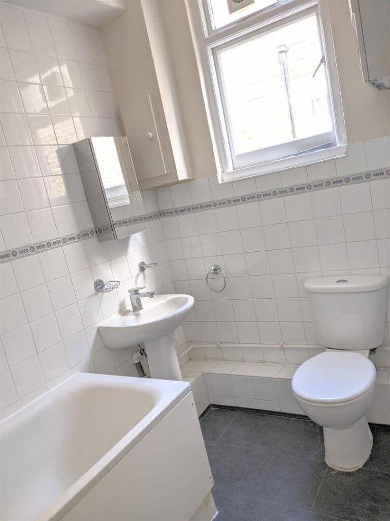 Greencroft Gardens, South Hampstead, NW6 photo 4