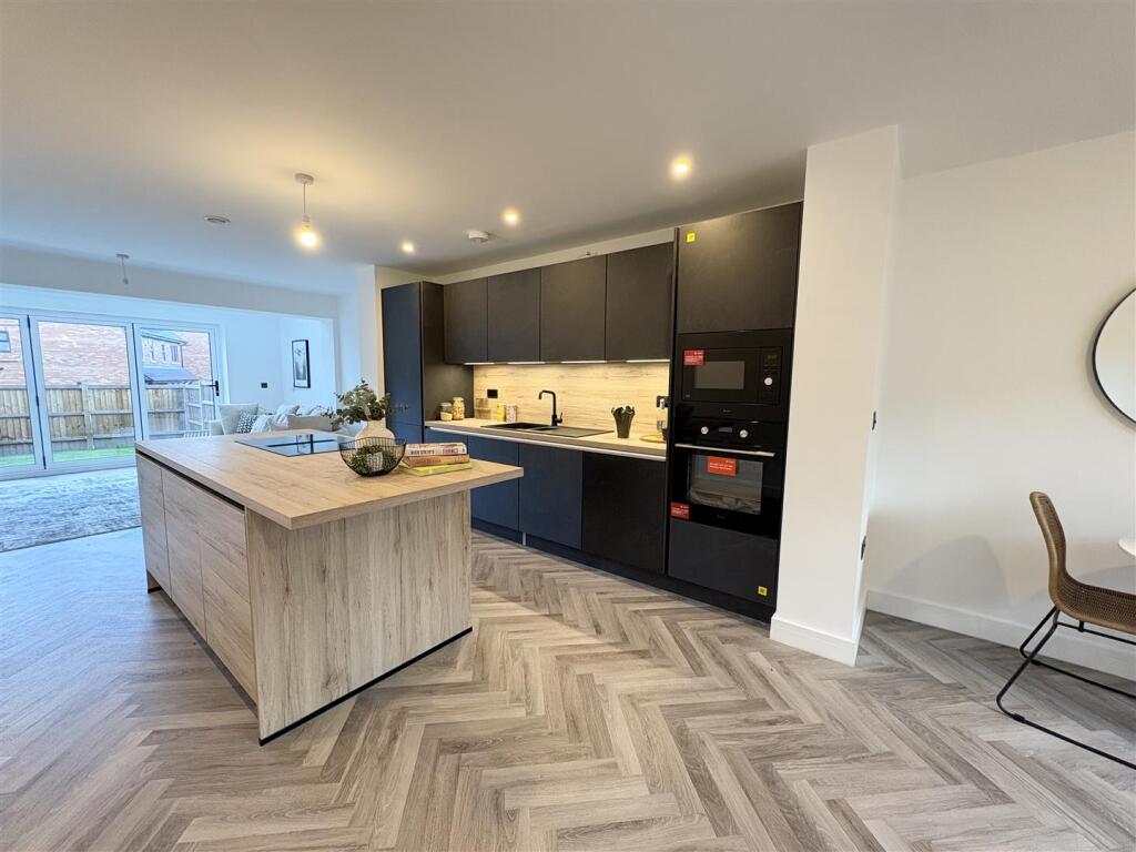 House in Stockport - View 3