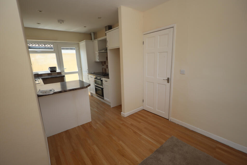 Mullins Close, WELLS photo 3
