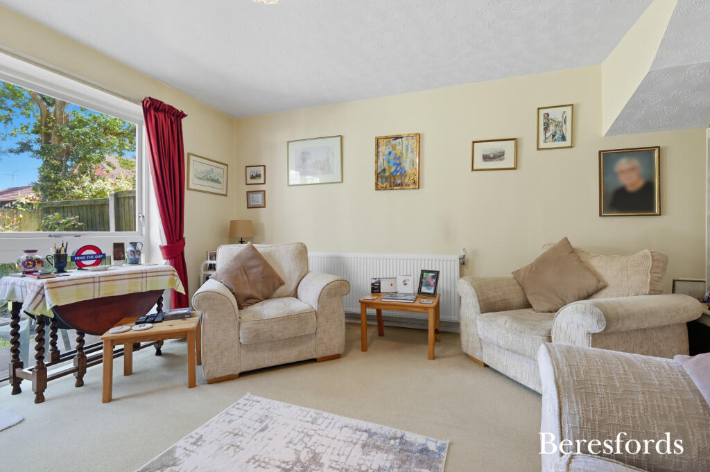 Wendover Gardens, Brentwood, CM13 photo 3