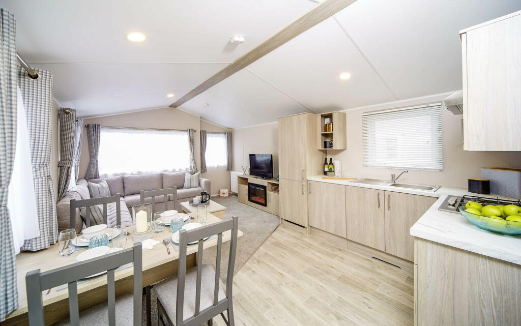 2-bed caravan on Country Holiday Parks Ltd, Six Arches Lane, Scorton, Preston, Lancashire, PR3, £59,995