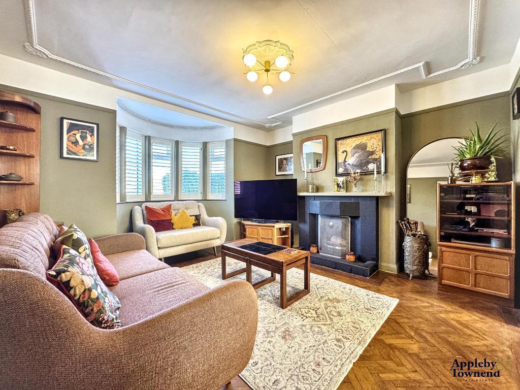 Carisbrook Crescent, Trowbridge, Wiltshire, BA14 7PA photo 2
